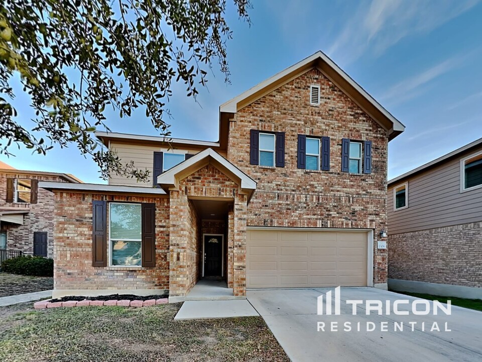 1306 Hawk Ct in San Antonio, TX - Building Photo