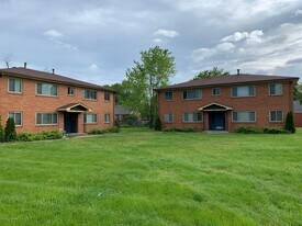 400 N Clark Blvd in Clarksville, IN - Building Photo