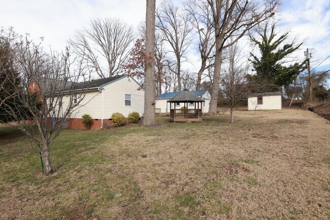 8707 Mapleton Rd in Richmond, VA - Building Photo - Building Photo