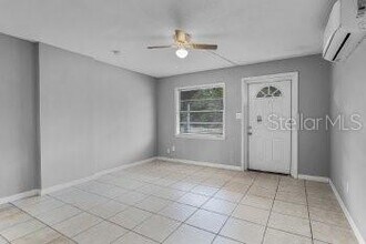 1086 Hibiscus Ct in Tavares, FL - Building Photo - Building Photo