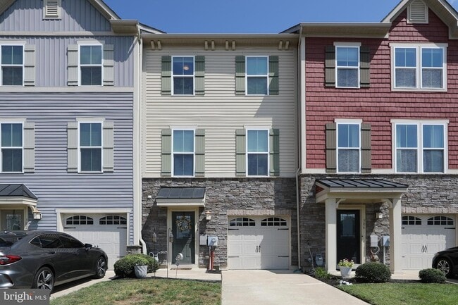 304 Iannelli Rd, Unit 220