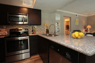 Island Bay Resorts in Galveston, TX - Foto de edificio - Interior Photo