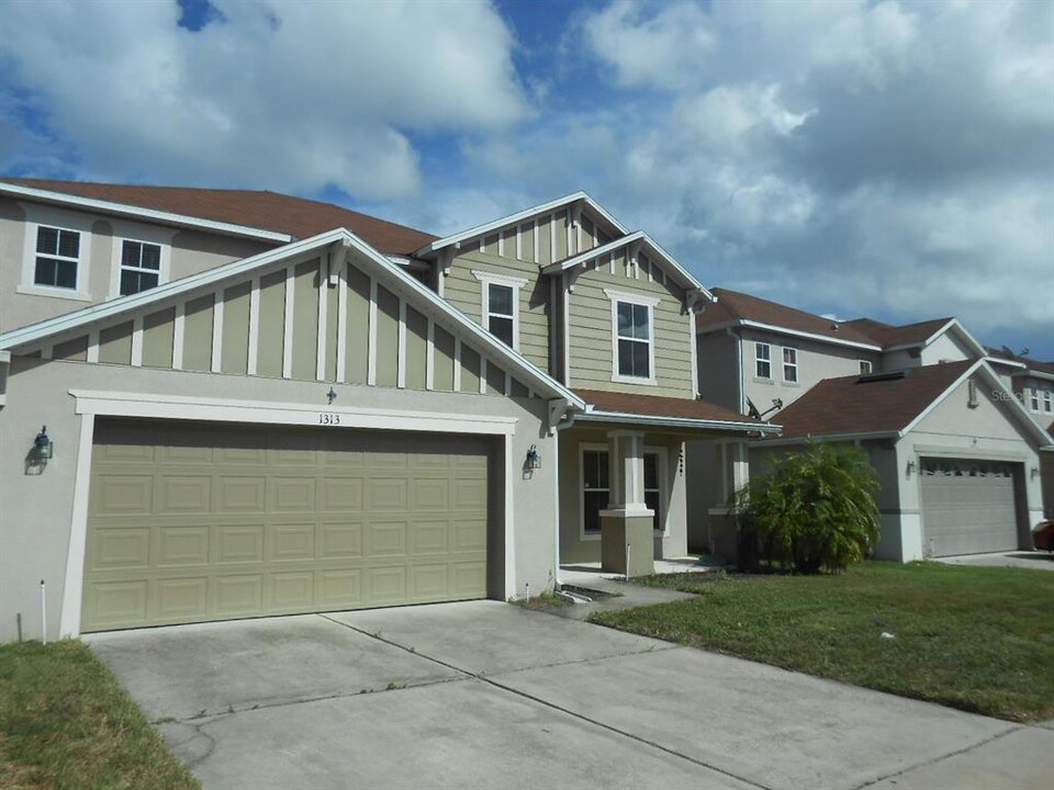 1313 Bella Coola Dr in Orlando, FL - Building Photo