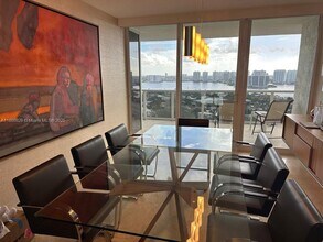 19333 Collins Ave in Sunny Isles Beach, FL - Building Photo - Building Photo