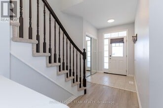 937 Shimmerton Cir in Ottawa, ON - Building Photo - Building Photo