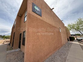 1928 Buena Vista Dr SE in Albuquerque, NM - Building Photo