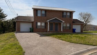 266 Bradford Square in Morristown, TN - Building Photo