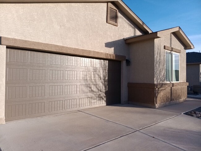 1170 Grace St NE in Rio Rancho, NM - Building Photo - Building Photo