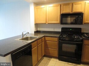 350 G St SW in Washington, DC - Building Photo - Building Photo