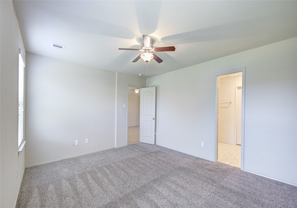 23614 Eldarica Pine Ct in Tomball, TX - Foto de edificio