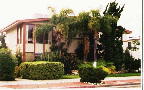 Three Palms Apartments in Torrance, CA - Foto de edificio