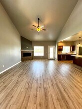 7433 Saddlebrook Lp in Yakima, WA - Foto de edificio - Building Photo