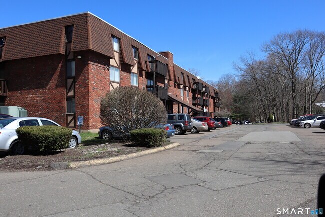 1274 E Main St in Meriden, CT - Building Photo - Building Photo