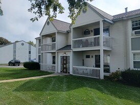 930 Columbus Ave in Grand Haven, MI - Building Photo