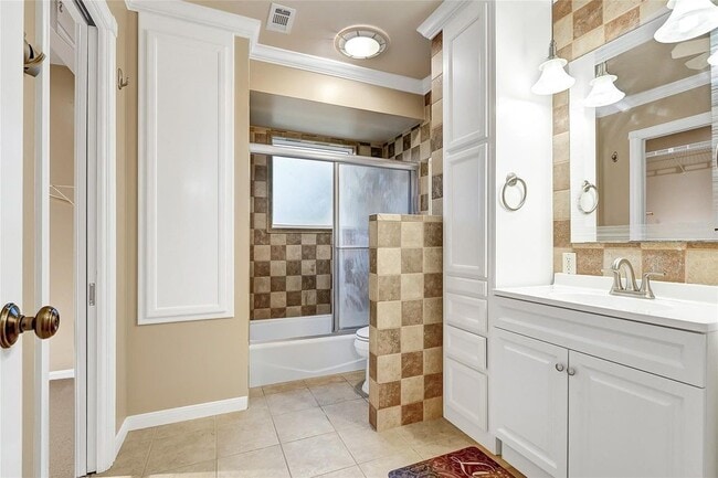 property at 14419 Ravenhurst Ln