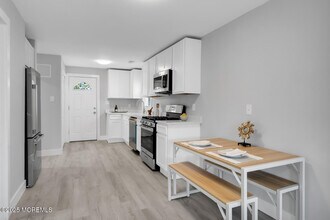 33 Grove Pl in Keansburg, NJ - Building Photo - Building Photo