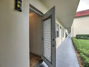 73 Royal Oak Ct in Vero Beach, FL - Building Photo - Building Photo