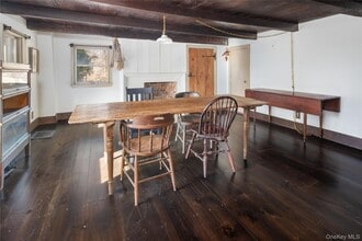 689 S Mountain Rd in New City, NY - Building Photo - Building Photo