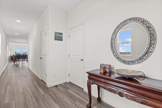 1003 Sika Cv in Hutto, TX - Foto de edificio - Building Photo