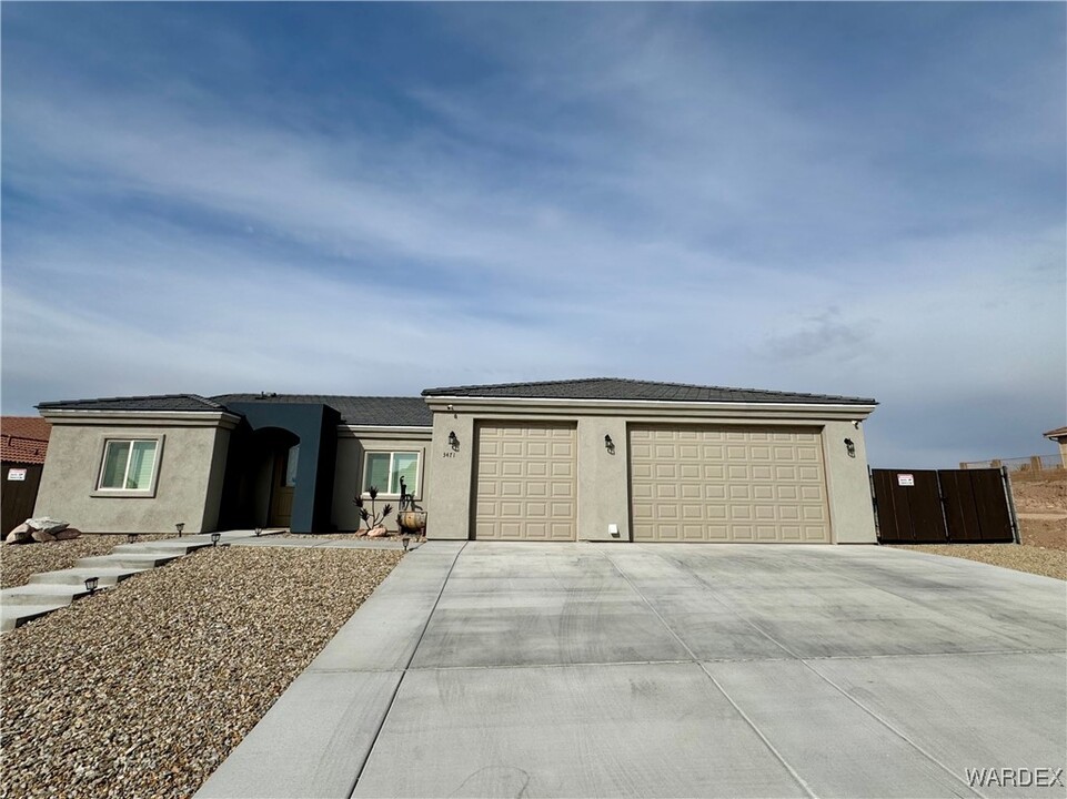 3471 Sunglow Dr in Bullhead City, AZ - Building Photo