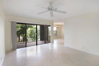 4620 Bougainvilla Dr, Unit 8 in Lauderdale-by-the-Sea, FL - Building Photo - Building Photo