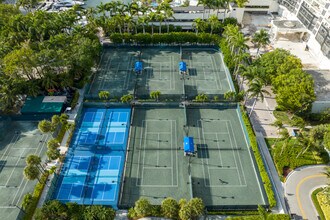 4000 Island Blvd in Aventura, FL - Foto de edificio - Building Photo