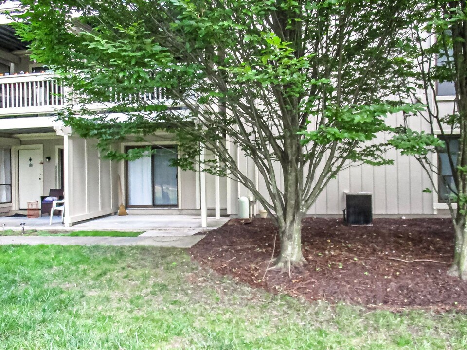 5784 Rexford Ct in Springfield, VA - Building Photo