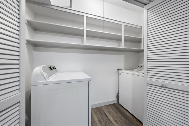 property at 1714 Huge Oaks St