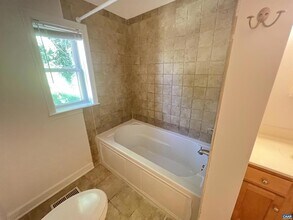 702 Delevan St in Charlottesville, VA - Building Photo - Building Photo
