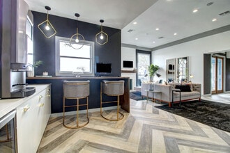 NOAH Apartments in San Antonio, TX - Building Photo - Building Photo