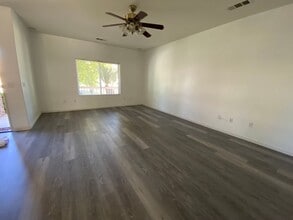 133 N Boise Ct in Visalia, CA - Building Photo - Building Photo