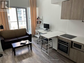 77-277 Shuter St in Toronto, ON - Building Photo - Building Photo