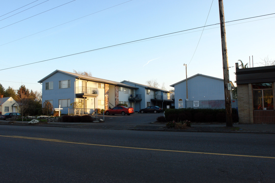 Cimarron Apartments in Portland, OR - Building Photo