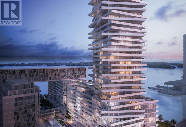 15 Queens Quay E in Toronto, ON - Building Photo - Building Photo