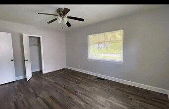 606 N Moore Rd in Chattanooga, TN - Foto de edificio - Building Photo