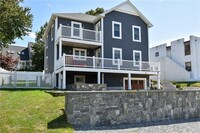 46 Bayberry Rd in Narragansett, RI - Foto de edificio - Building Photo