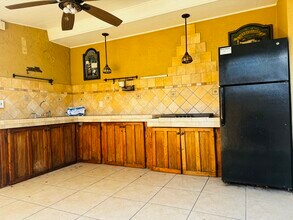 1006 N Fremont Ave in Tampa, FL - Building Photo - Building Photo