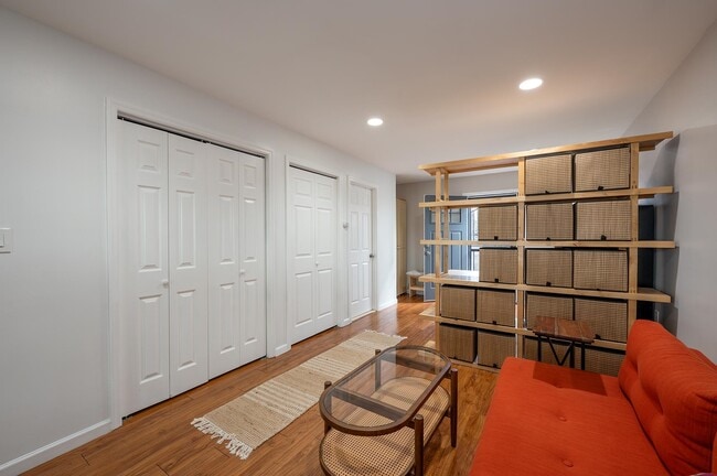 72 Henry St in Jersey City, NJ - Building Photo - Building Photo