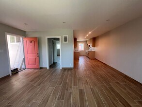 7237 Variel Ave in Los Angeles, CA - Building Photo - Building Photo