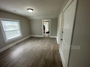 5249 Clearwater Lake Rd in Mount Holly, NC - Building Photo - Building Photo