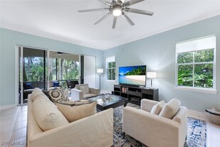 2662 Bolero Dr in Naples, FL - Building Photo