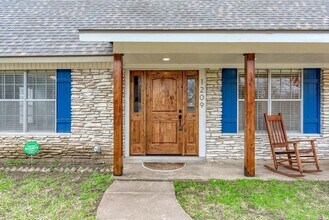1209 Arden Dr in Austin, TX - Building Photo - Building Photo