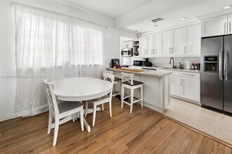 241 28th St in Miami Beach, FL - Building Photo - Building Photo