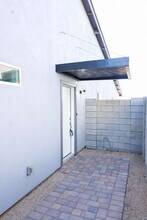 2527 E Broadway Rd in Phoenix, AZ - Building Photo - Building Photo