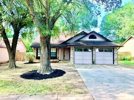 1707 Honeysuckle Ln in Round Rock, TX - Building Photo