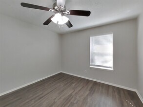 4227 Burkegate Dr in Spring, TX - Building Photo - Building Photo