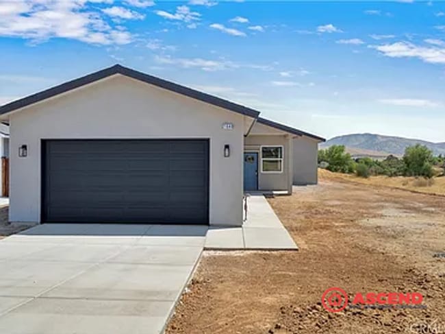 21640 Loop St in Tehachapi, CA - Building Photo - Building Photo
