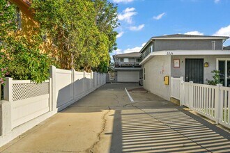 2226 Voorhees Ave in Redondo Beach, CA - Foto de edificio - Building Photo