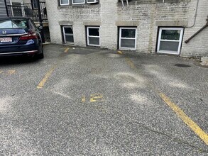 10 Kinross Rd, Unit #1 in Boston, MA - Building Photo - Building Photo