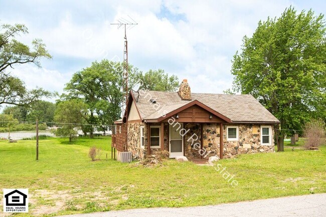 10205 N Jones Lake Rd in Rome City, IN - Building Photo - Building Photo
